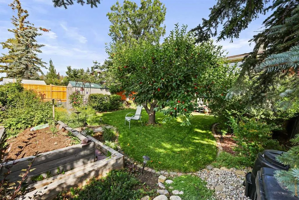 100 Hawkfield Crescent NW