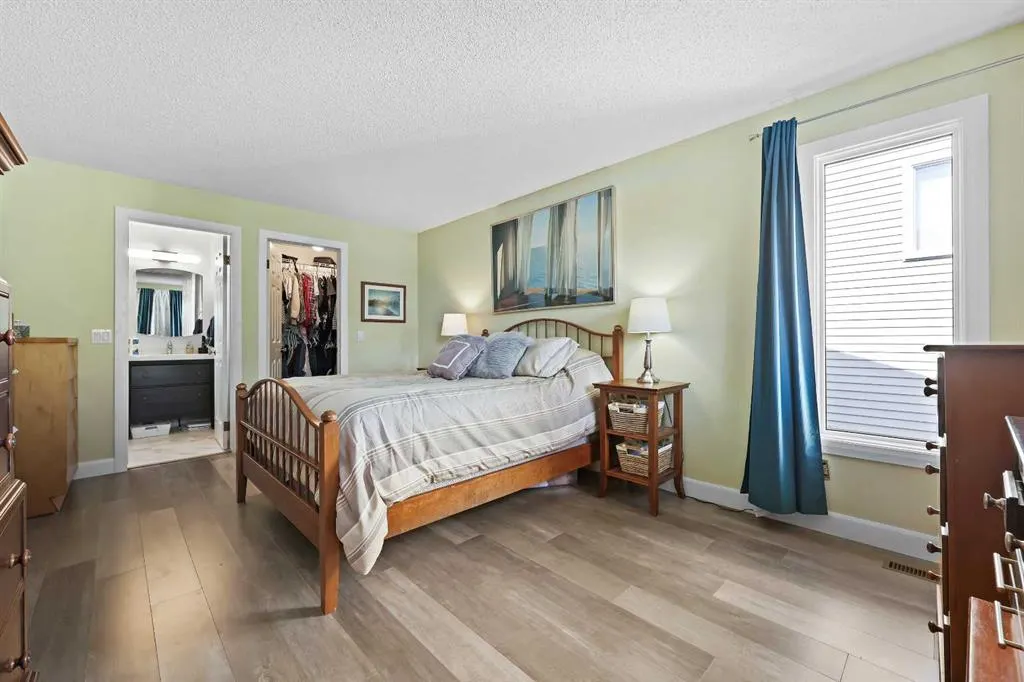 100 Hawkfield Crescent NW
