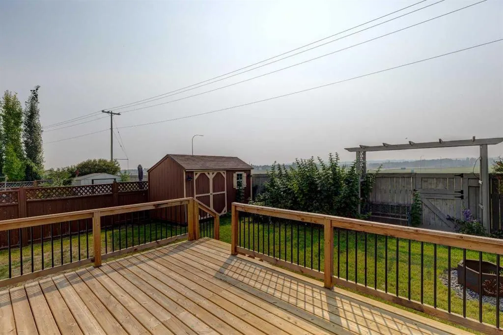 194 Somerglen Way SW