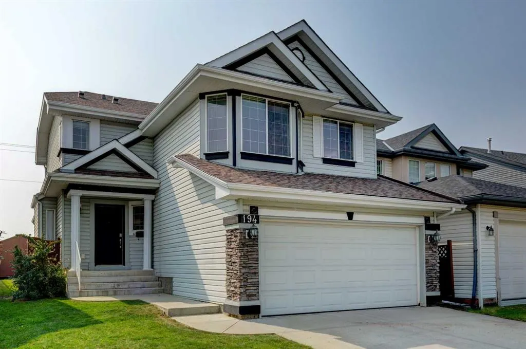 194 Somerglen Way SW