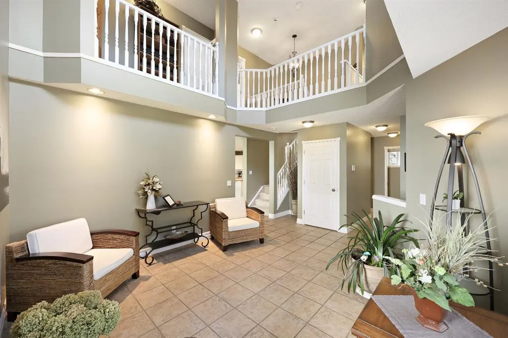 100 Lakeview Cove