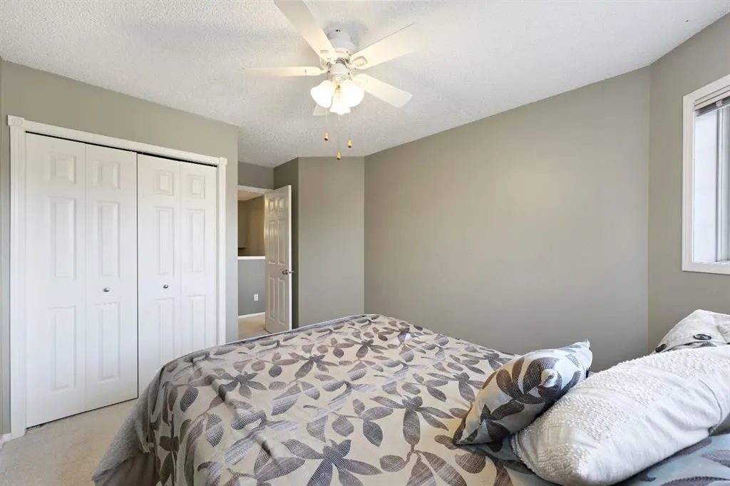 100 Lakeview Cove