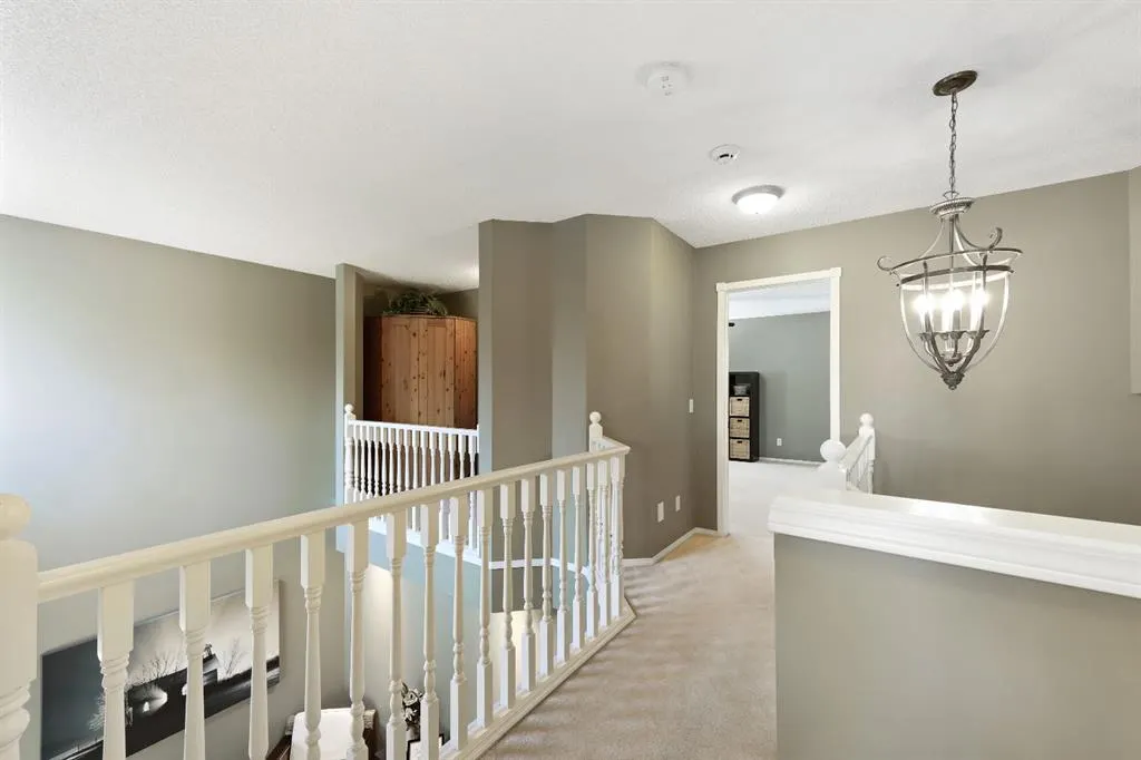 100 Lakeview Cove