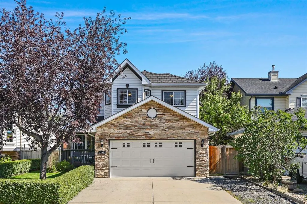 100 Lakeview Cove