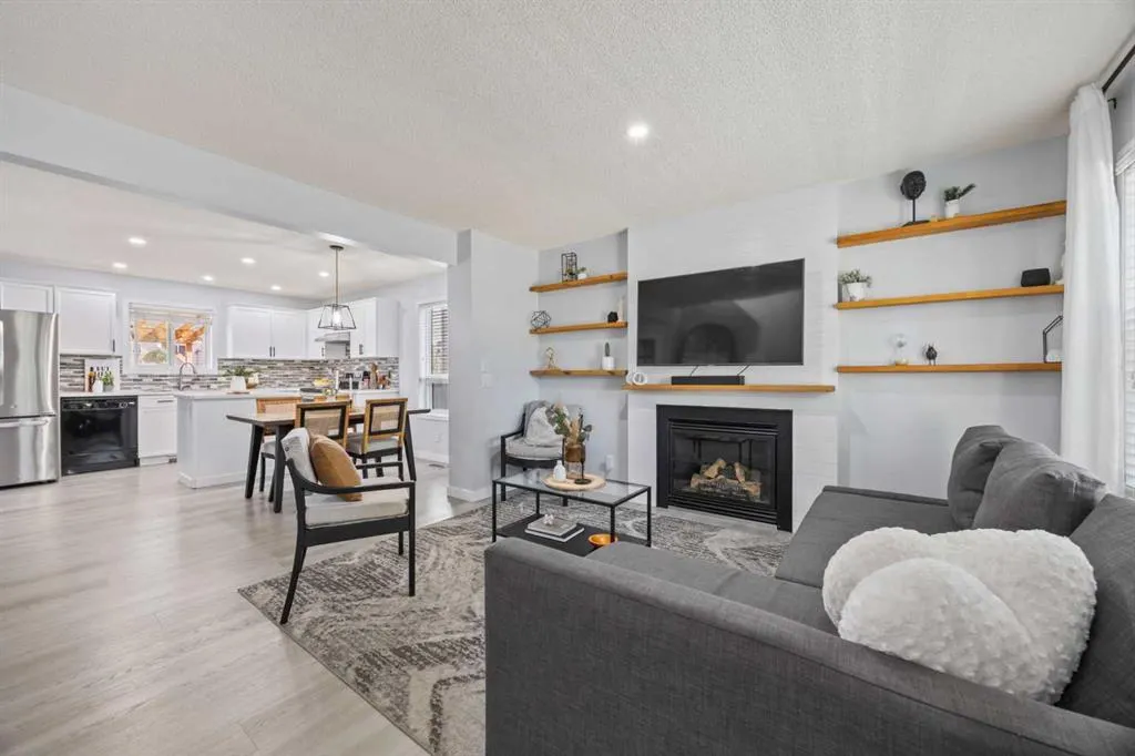 371 Silverado Drive SW