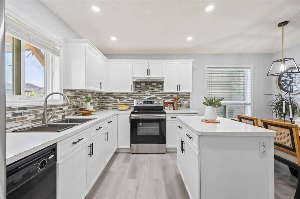 371 Silverado Drive SW