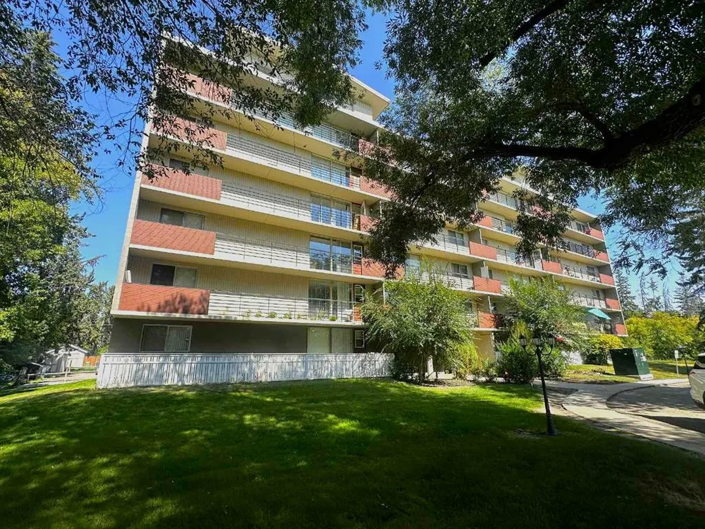 4700 55 Street, #102
