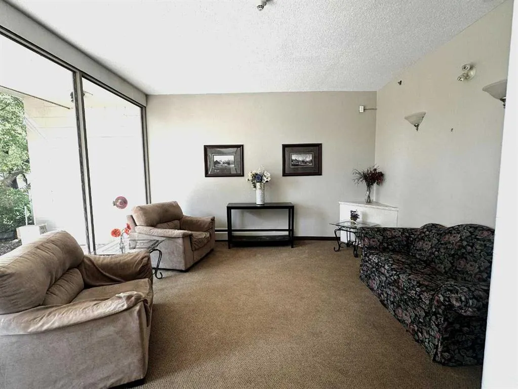4700 55 Street, #102