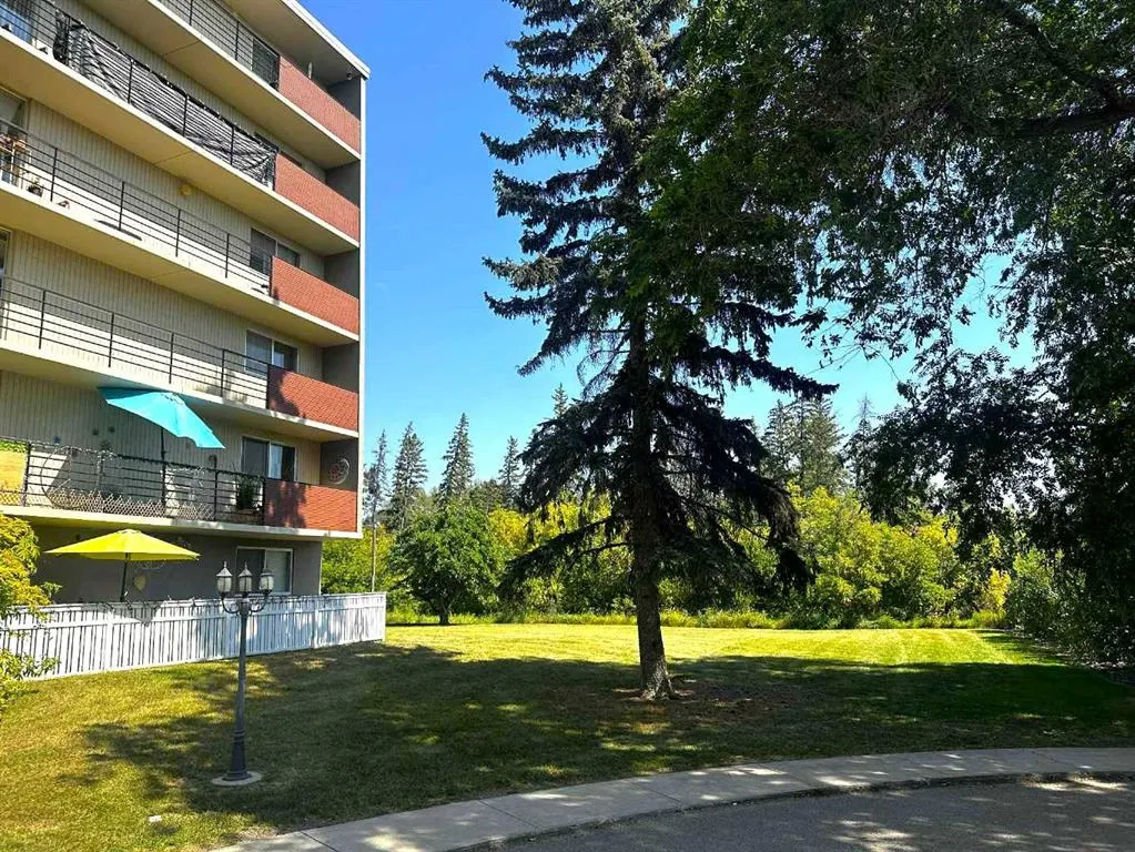 4700 55 Street, #102
