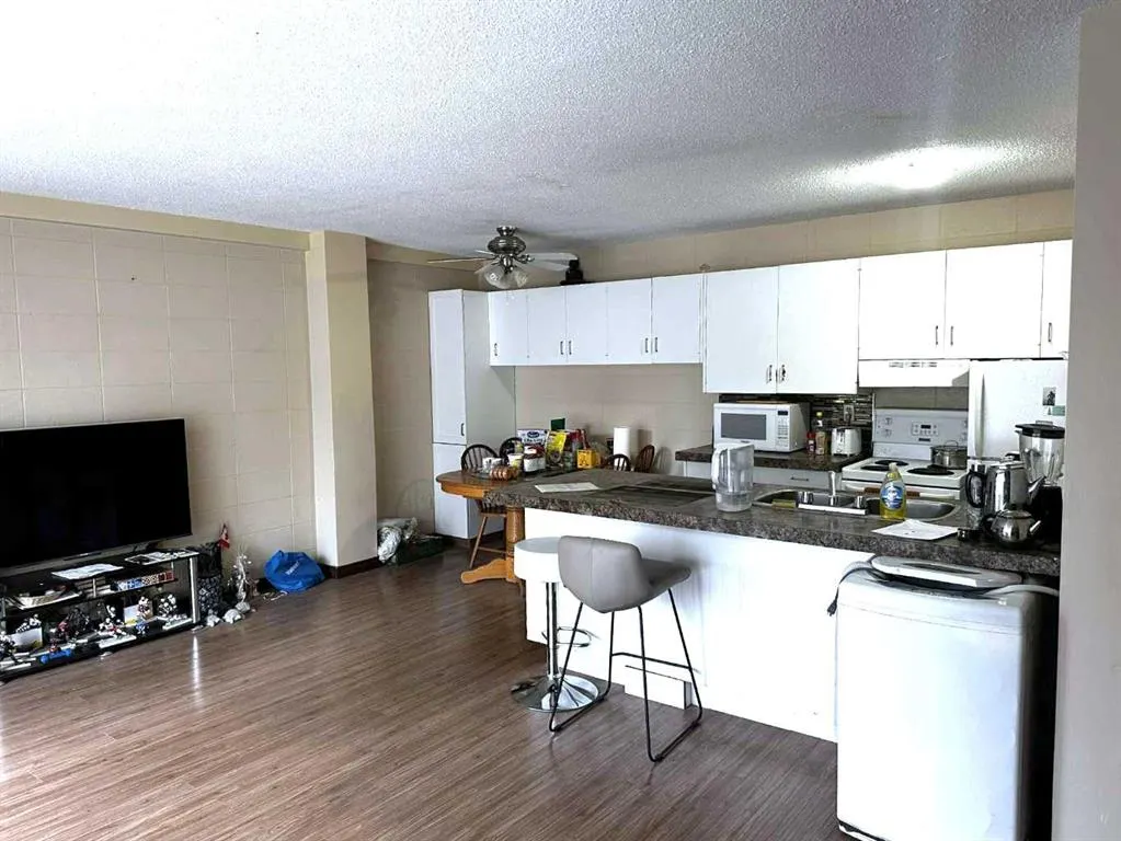 4700 55 Street, #102