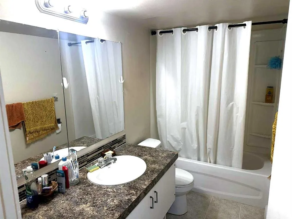4700 55 Street, #102