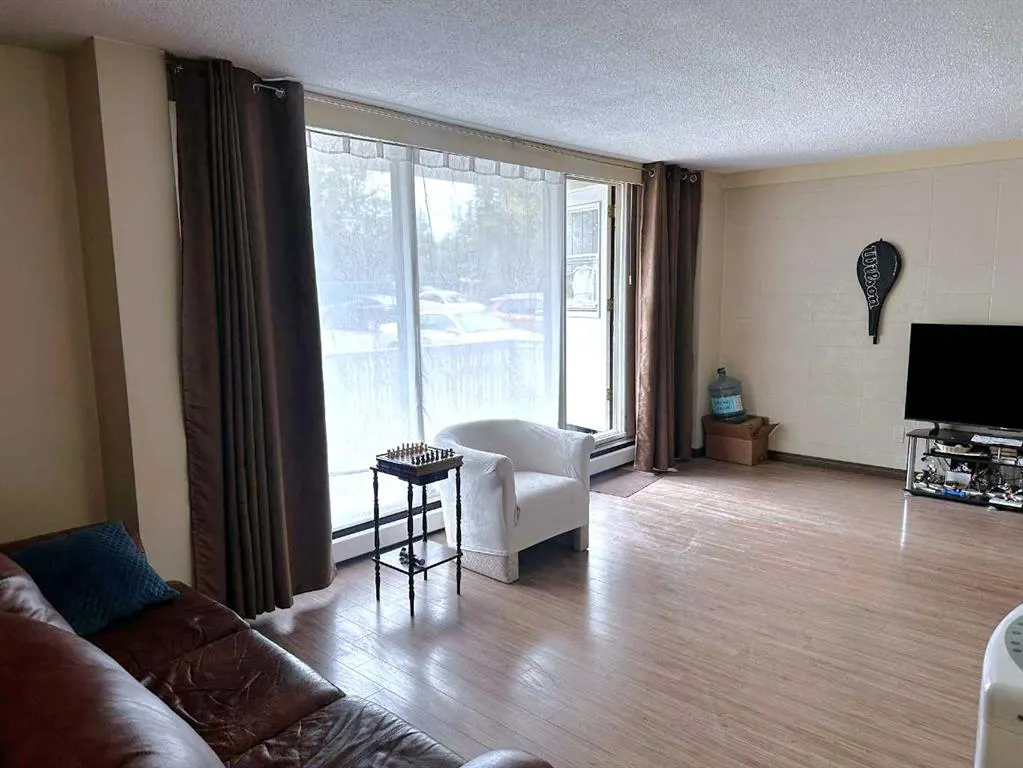 4700 55 Street, #102