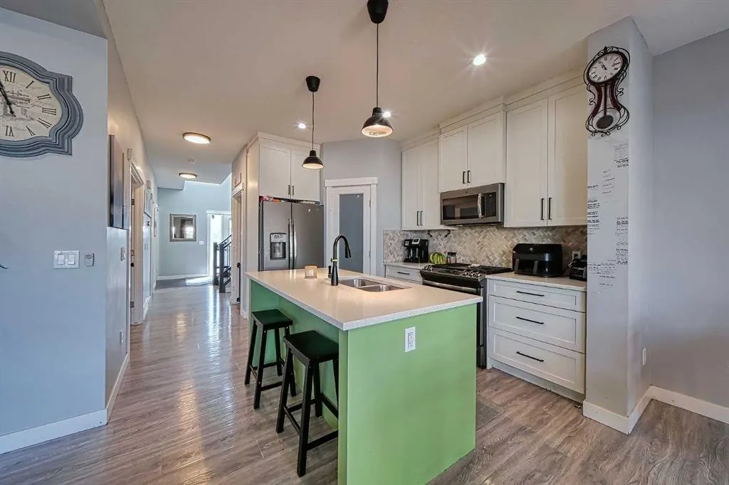419 Bayview Way SW