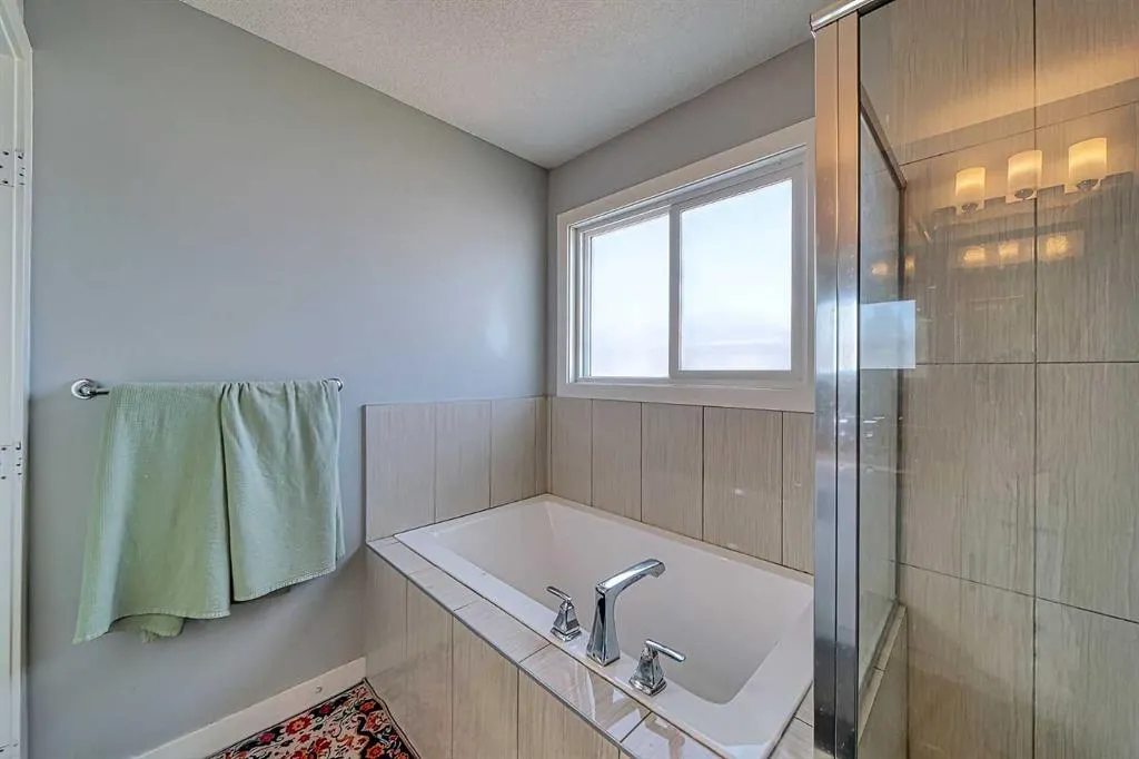 419 Bayview Way SW