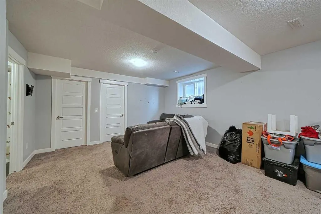 419 Bayview Way SW