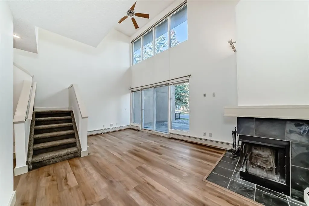 220 Village Terrace SW, #8