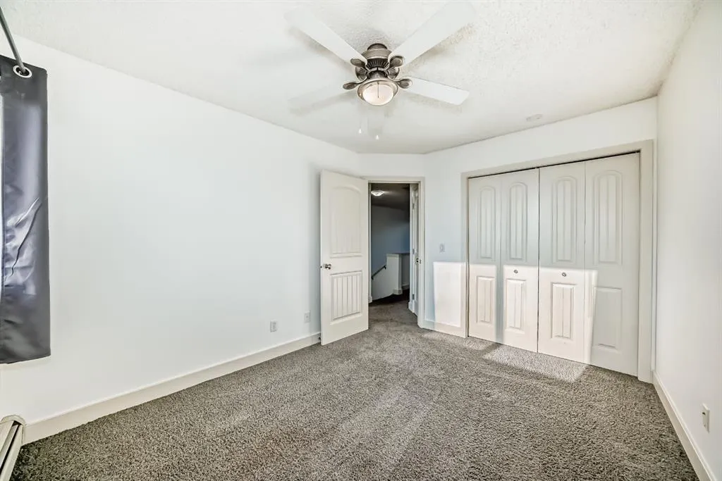 220 Village Terrace SW, #8