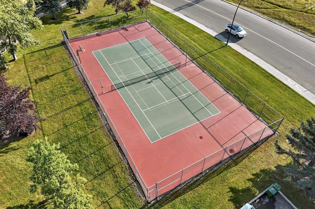 220 Village Terrace SW, #8