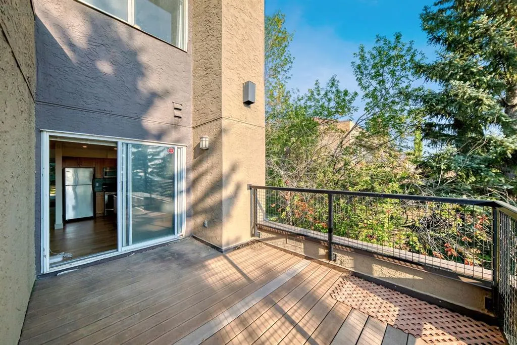 220 Village Terrace SW, #8