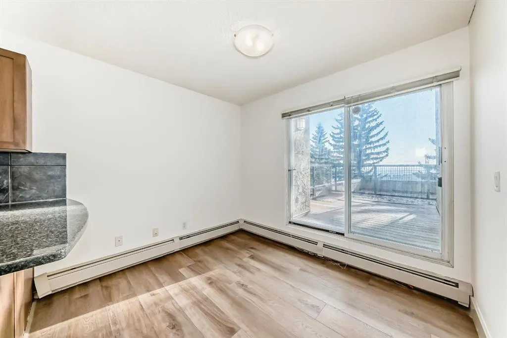 220 Village Terrace SW, #8