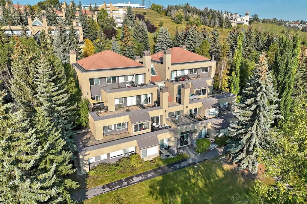 220 Village Terrace SW, #8