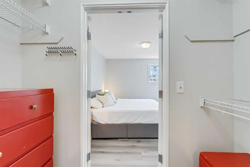 545 18 Avenue SW, #106