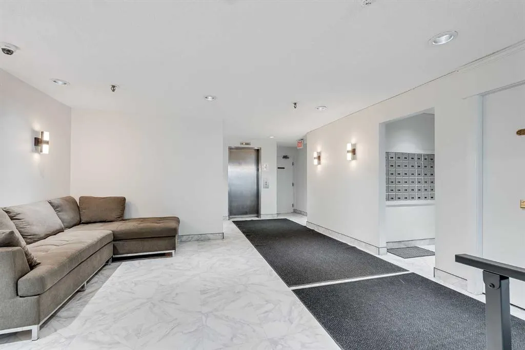 545 18 Avenue SW, #106