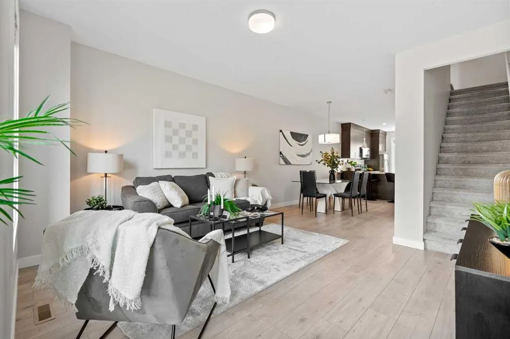 414 Drake Landing Wynd