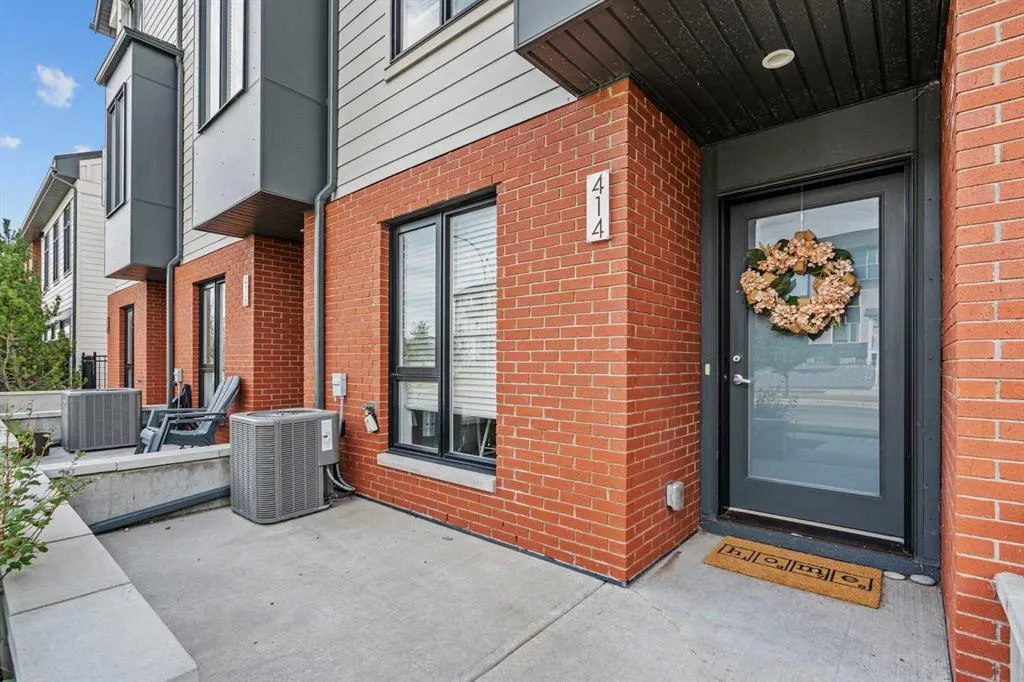 414 Drake Landing Wynd