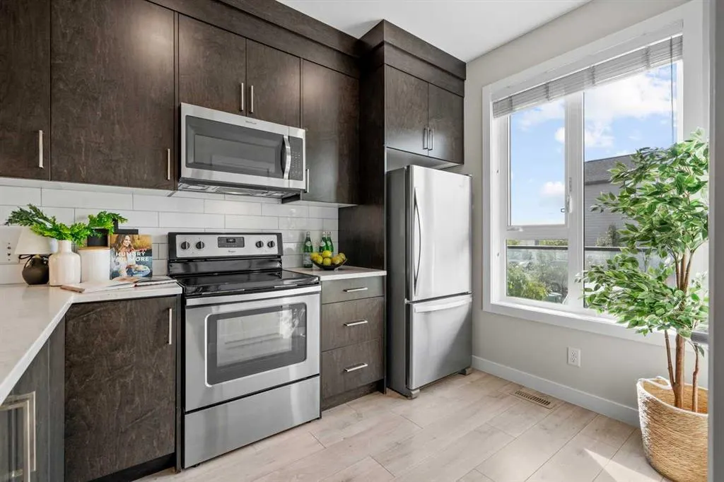 414 Drake Landing Wynd