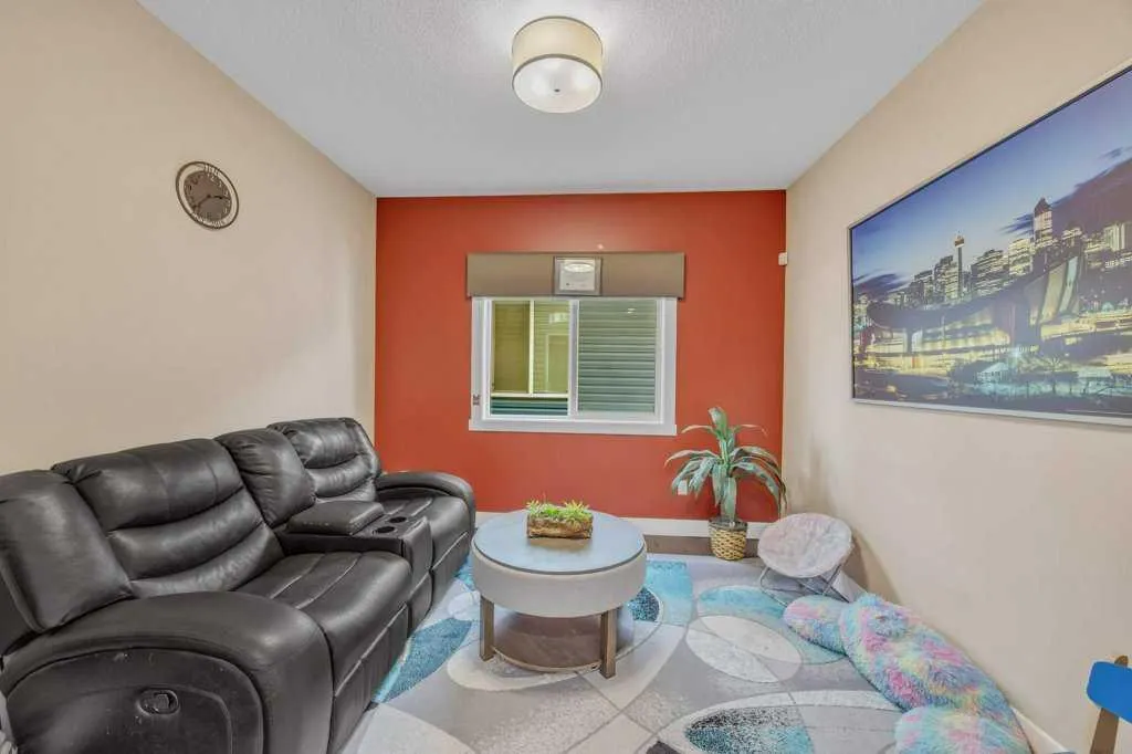 283 Baywater Way SW