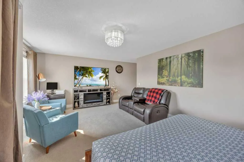 283 Baywater Way SW
