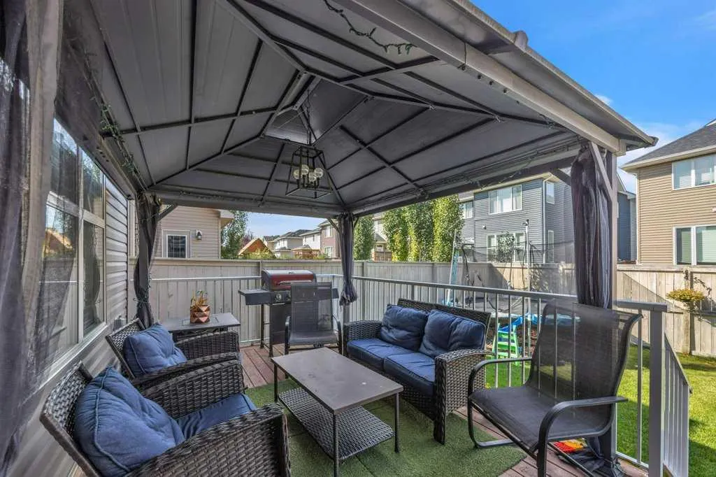 283 Baywater Way SW