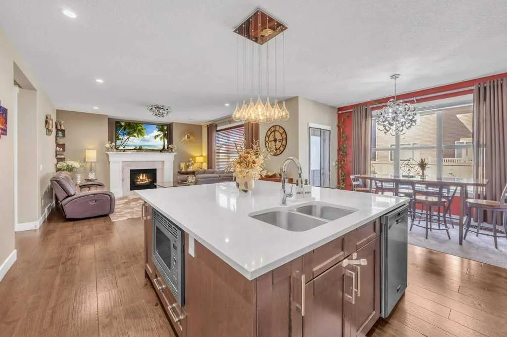 283 Baywater Way SW