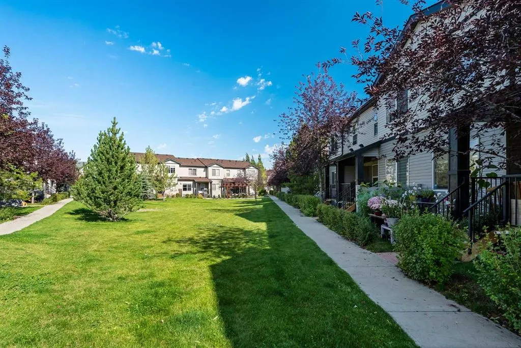 384 Copperpond Landing SE