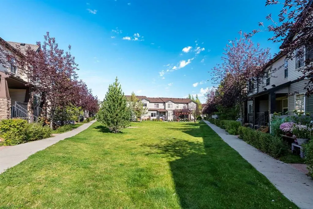 384 Copperpond Landing SE