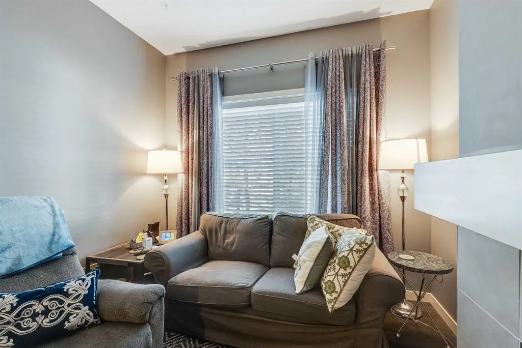 384 Copperpond Landing SE