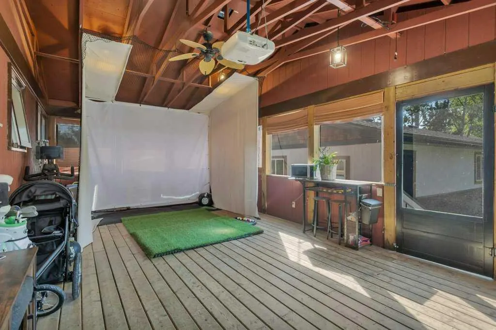 101 Lakeview Avenue