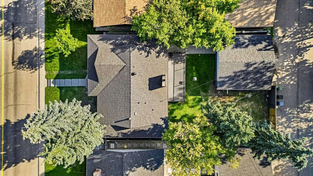240 Lake Bonavista Drive SE