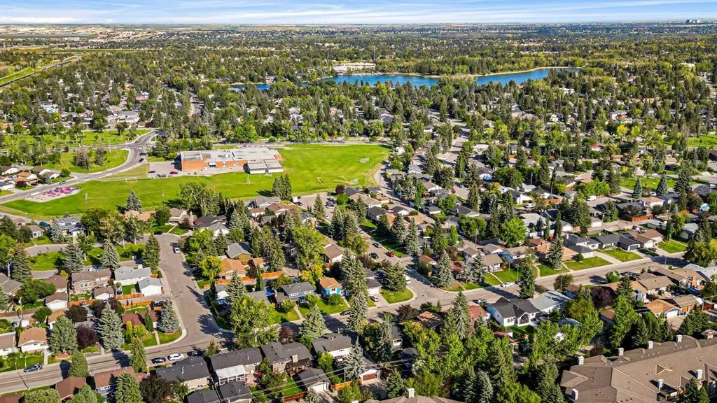 240 Lake Bonavista Drive SE