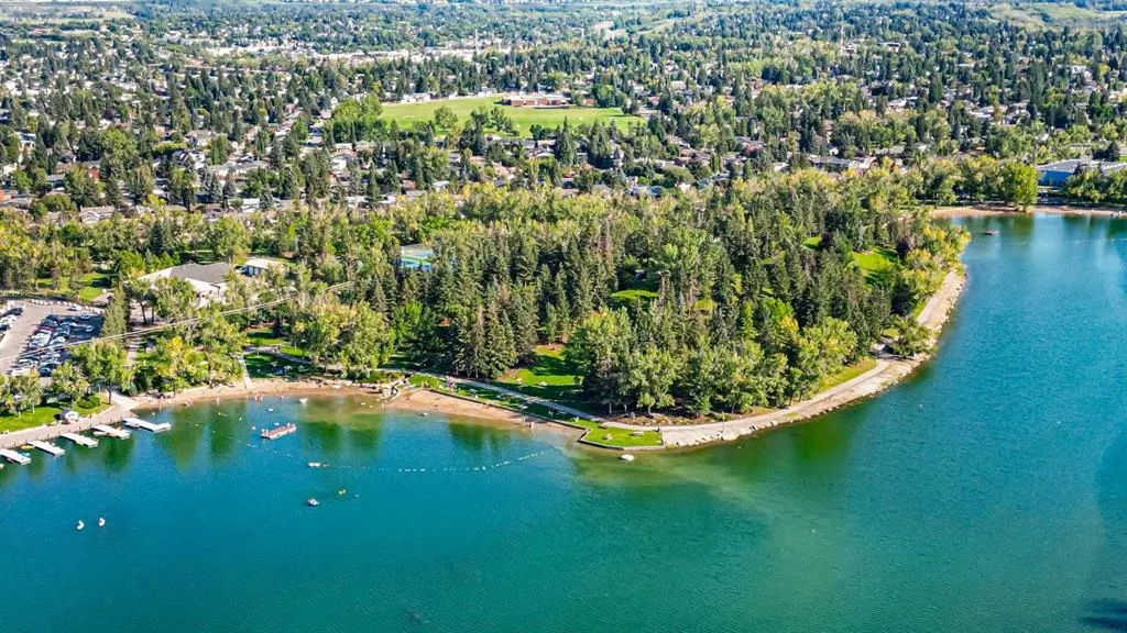 240 Lake Bonavista Drive SE