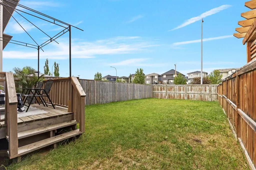 205 Luxstone Way SW