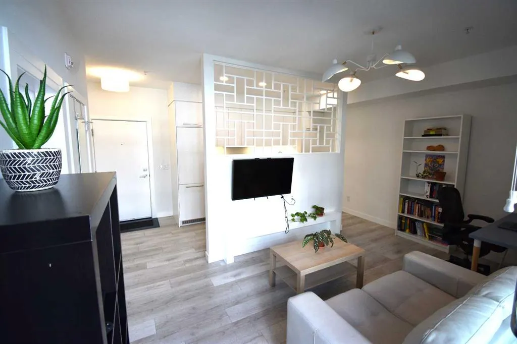 3125 39 Street NW, #205