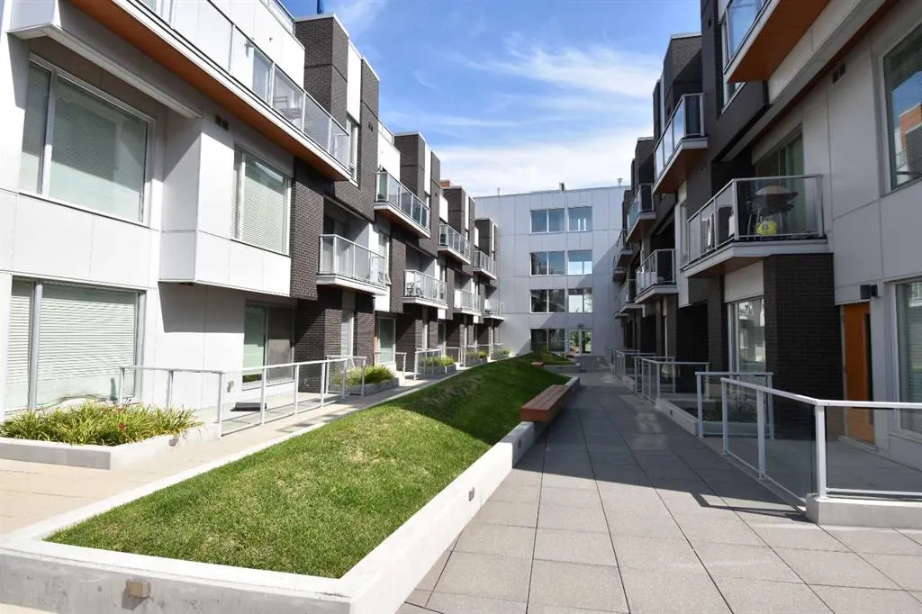 3125 39 Street NW, #205