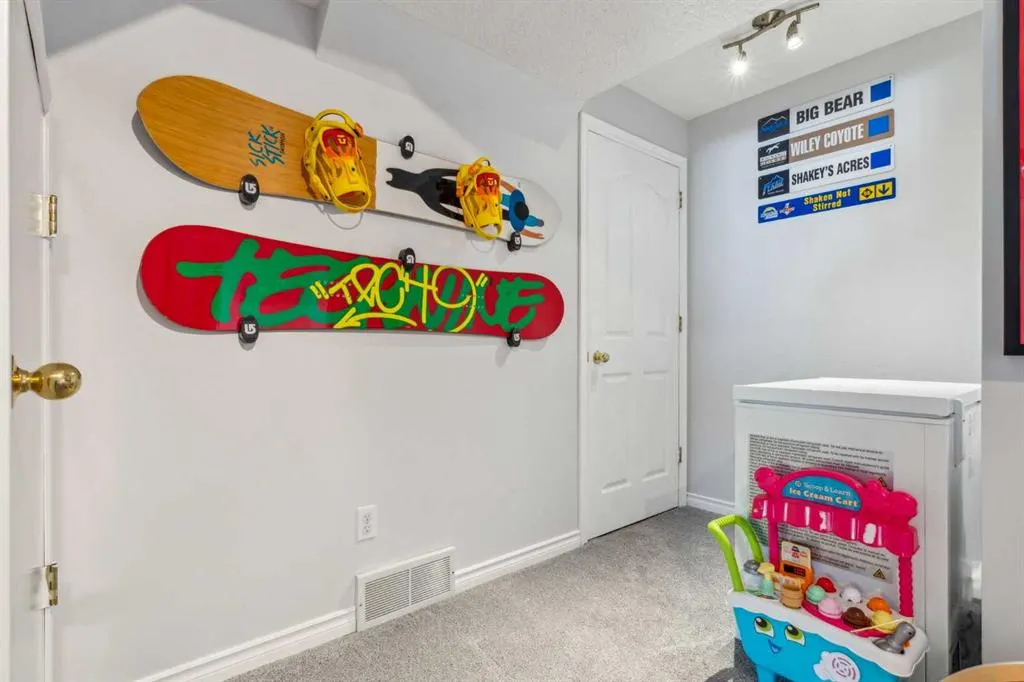 179 Hidden Spring Close NW