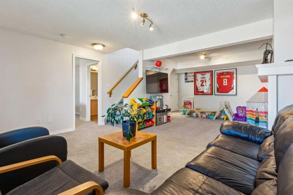 179 Hidden Spring Close NW