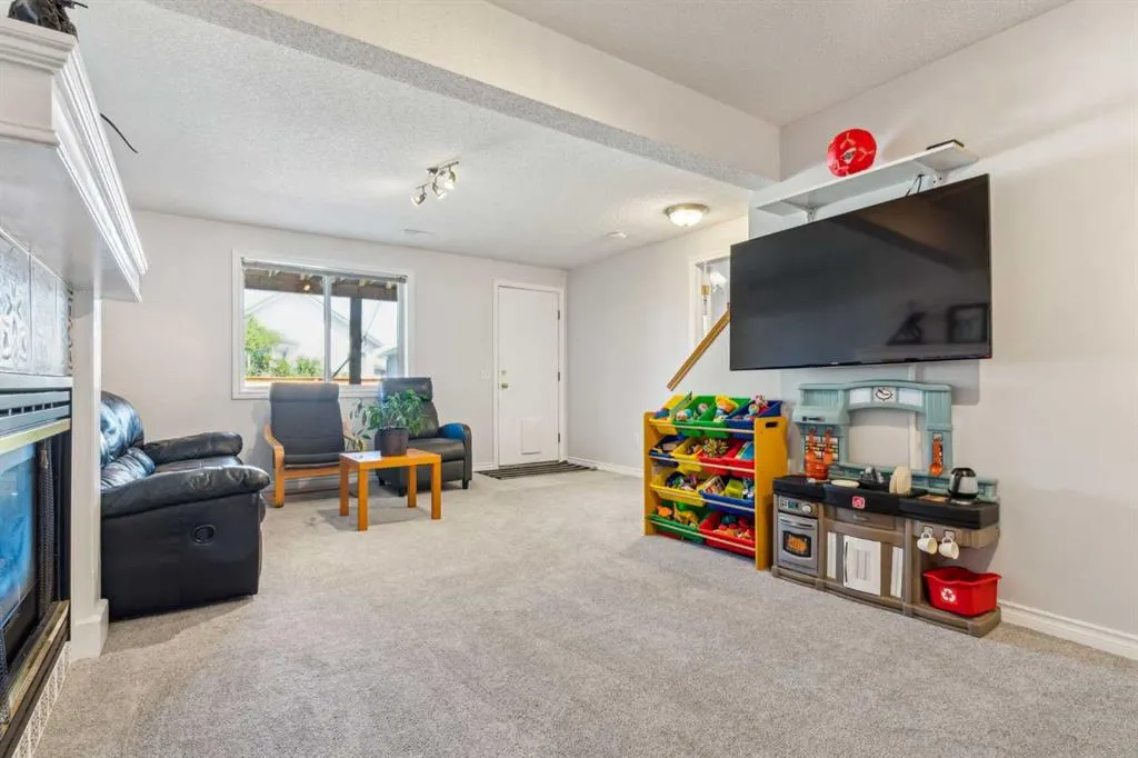 179 Hidden Spring Close NW