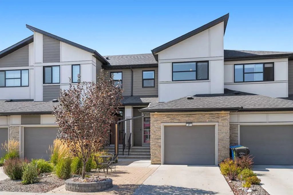 37 Wolf Creek Manor SE