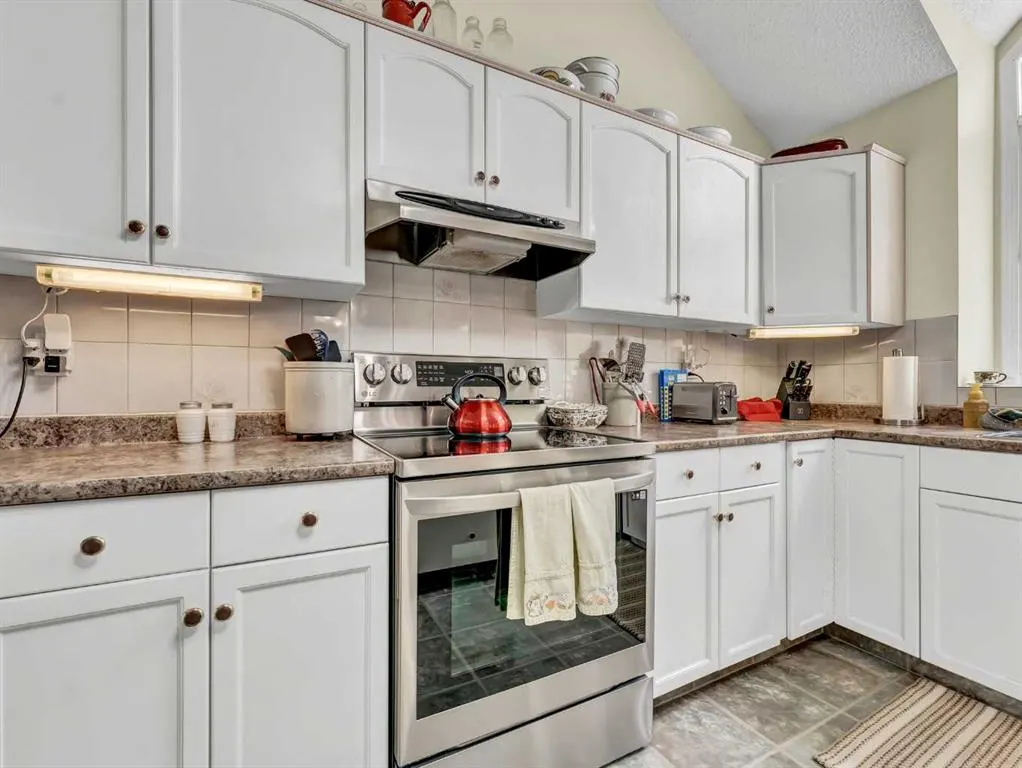 451 Sprague Way SE