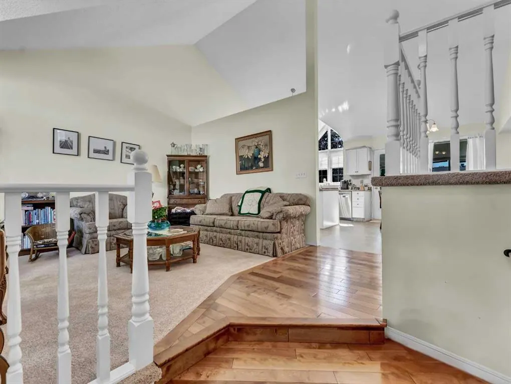 451 Sprague Way SE